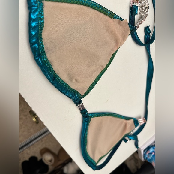 Ravish Sands Competition Bikini - Picture 6 of 8